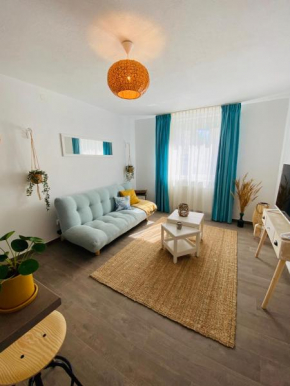 Daisy Apartment1